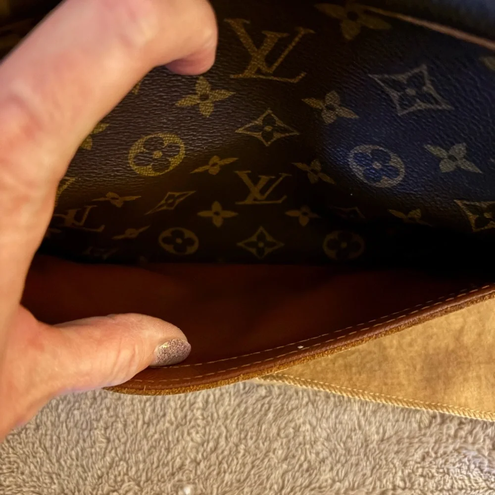 Louis Vuitton Black and Brown Monogram Messenger Bag - Picture 5 of 8